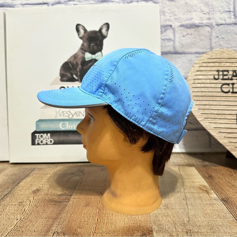Nike Featherlight Run Logo Performance Adjustable Hat - Light Blue - Picture 7 of 10